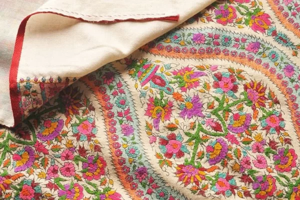 Kashmiri-Hand-Embroidered-Shawls-Designs-Collection-for-Women-8